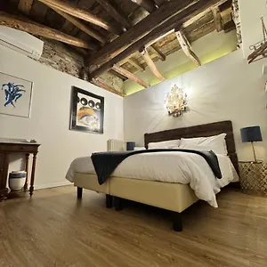 L'8 Boutique Concept Apartament
